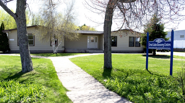 mi sue b s house women s recovery house 768x427