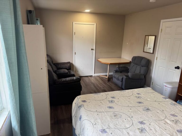 Faith Centered Sober Living Room – Wasilla 4 768x576