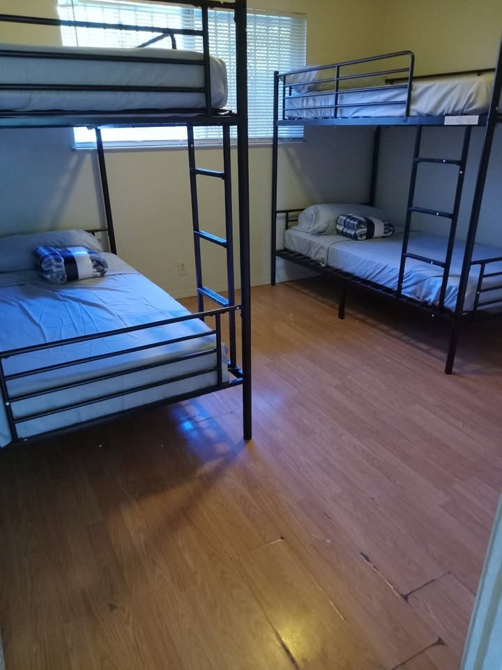 Safe Supportive Sober Living Group Home 3
