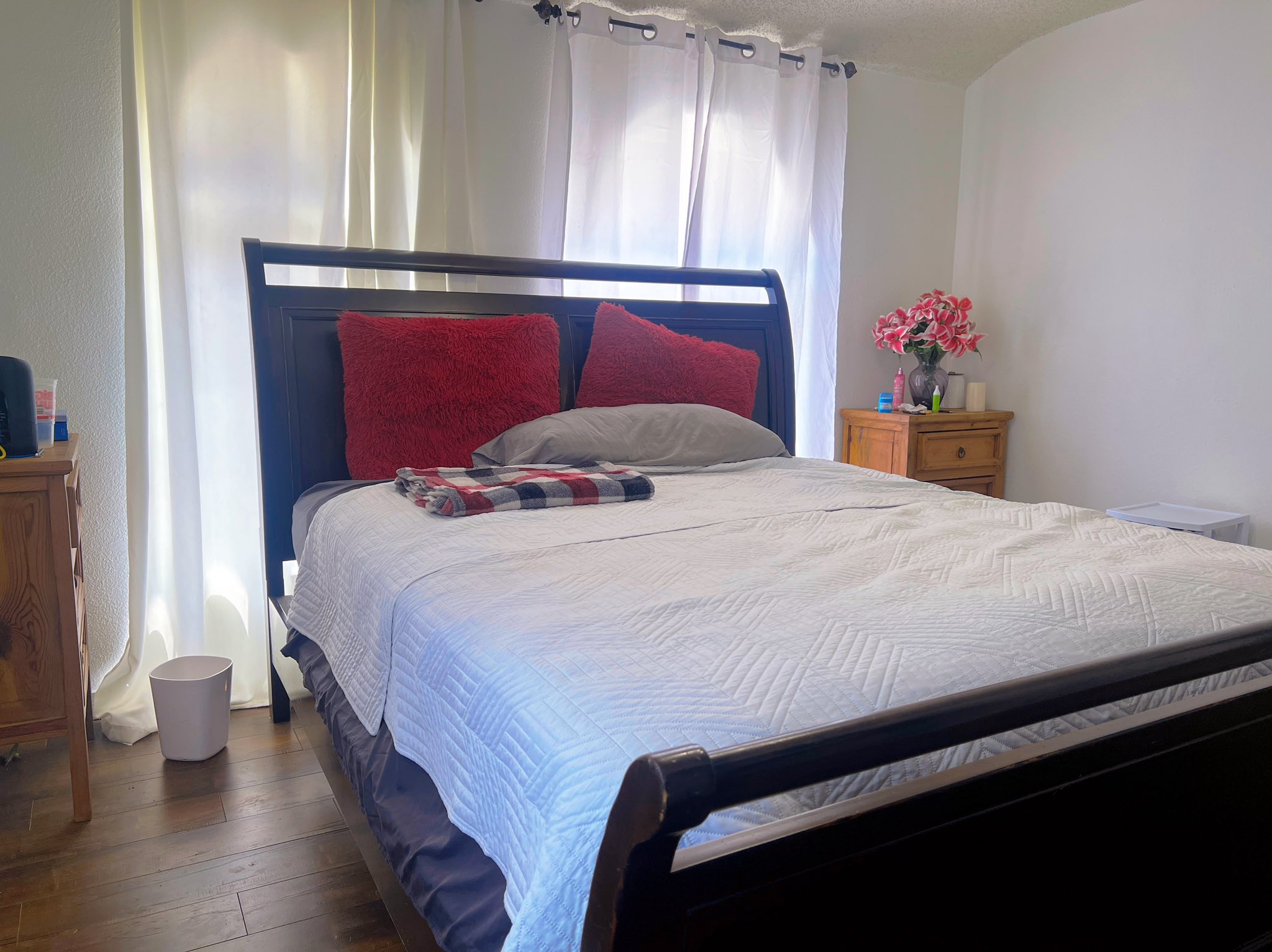 Sober Living Couples Room in Northridge