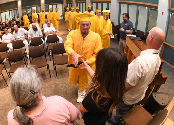 HOPE – Helping Offenders Parole Effectively